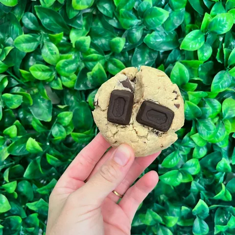 No added gluten choc chunk cookie held up